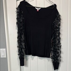 Black Floral Sleeve Women's Top